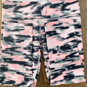 Lululemon wamo camo WU size 4